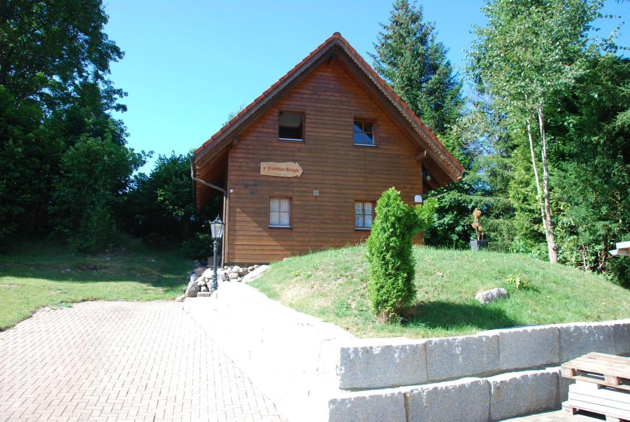 Hôtel Landgasthof Zum Dorfkrug à Häusern Extérieur photo